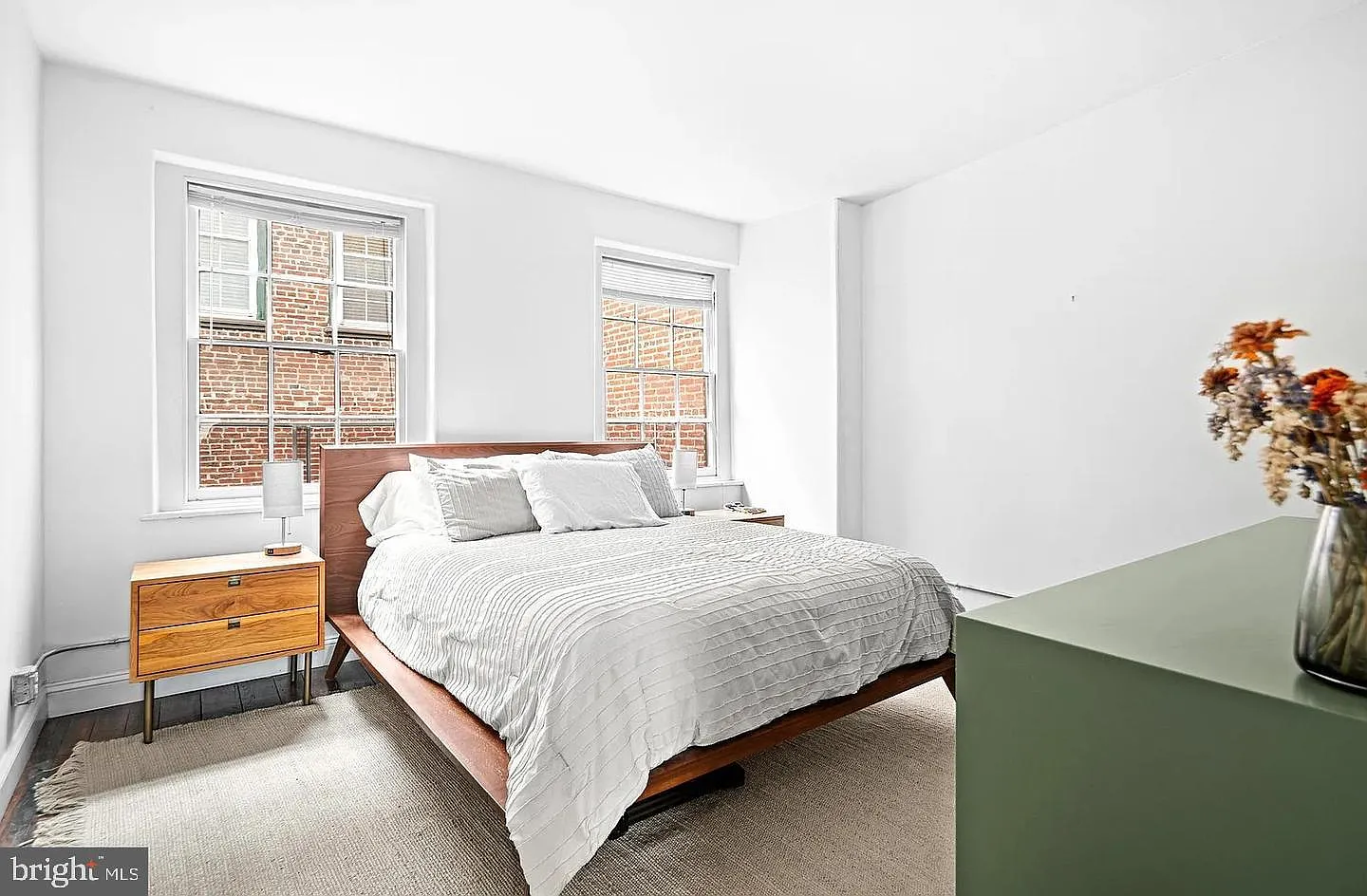 1 bed, 1.0 bath, 770 sqft, $2,100 — Photo 4