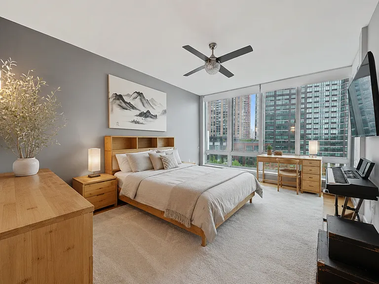 4630 Center Blvd #1005 — Photo 7