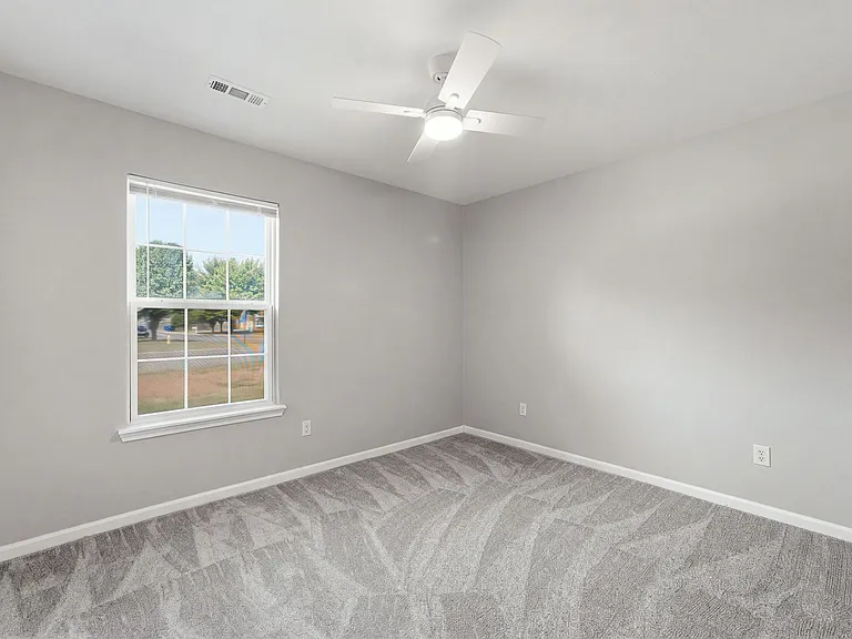 203 Green Acres St — Photo 11