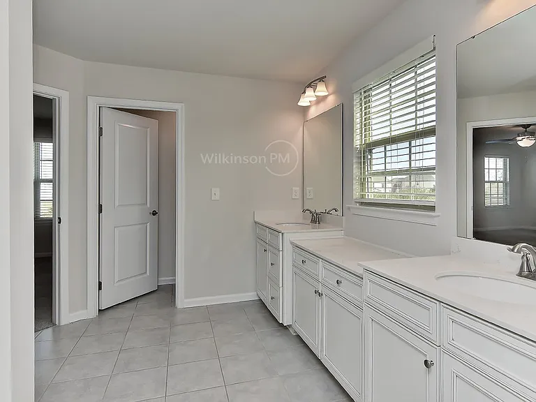 1868 Scarbrough Cir — Photo 32