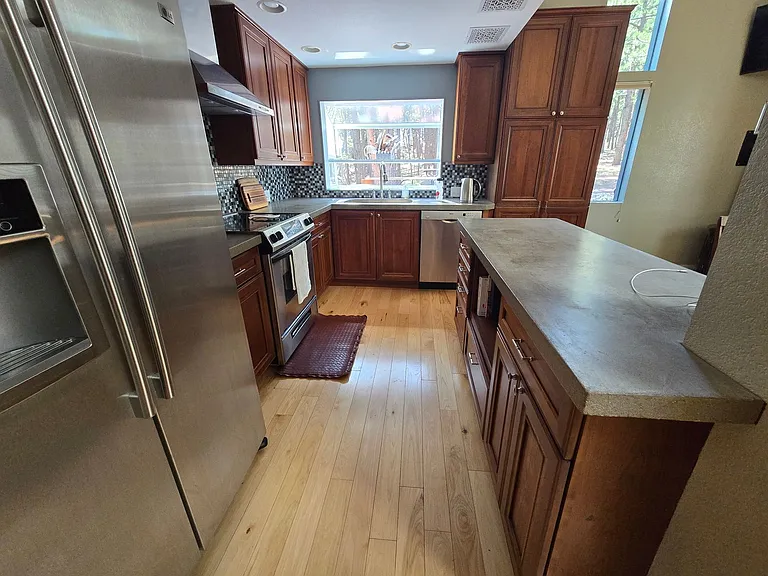 2792 Lee Hill Dr — Photo 4