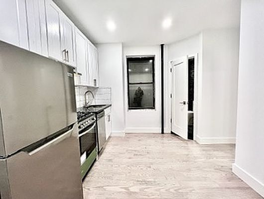 3rd image of 208 E 82nd St APT 7