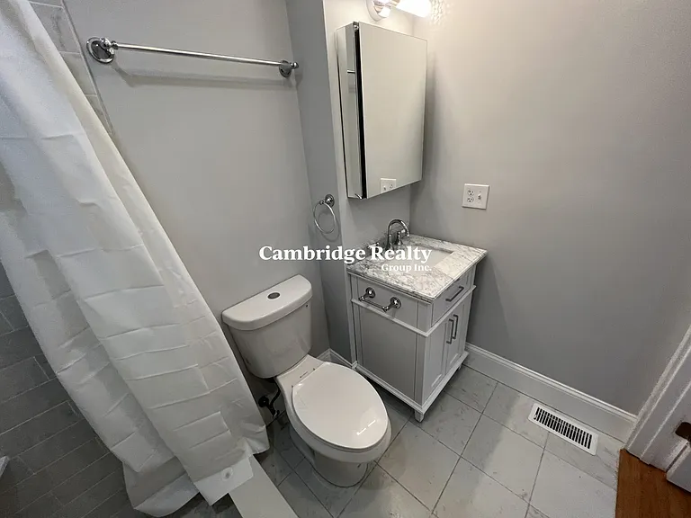 372 Oxford St #2T — Photo 17