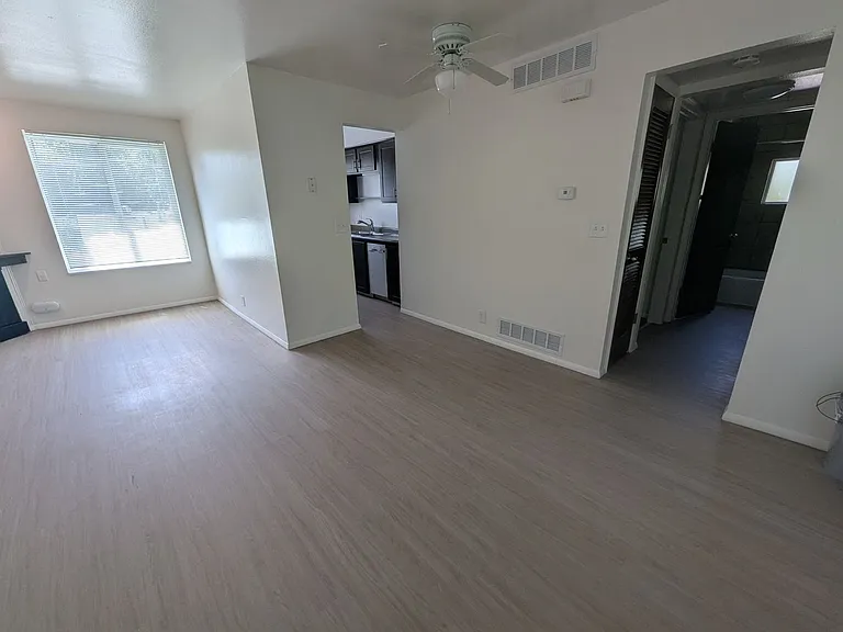 1485 S Roberta St — Photo 3