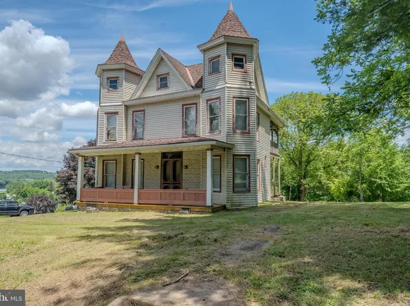 205 Sunbury St, Dalmatia, PA 17017