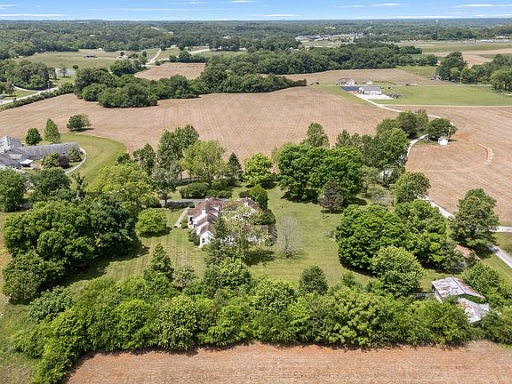 11th image of 162 Grizzell Ln