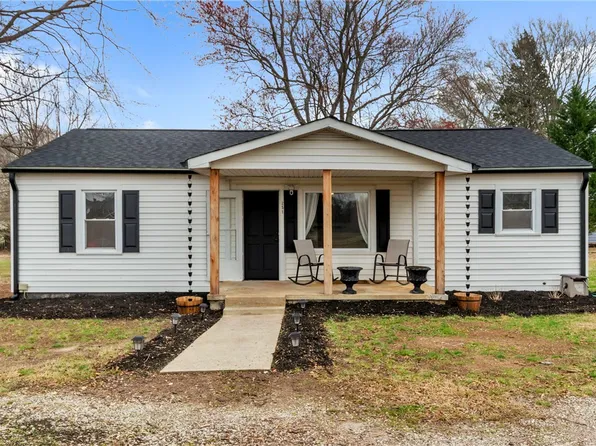 251 Cooley Bridge Rd, Pelzer, SC 29669
