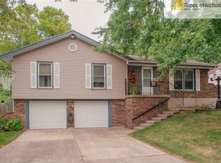 1104 SW 22nd St, Blue Springs, MO 64015