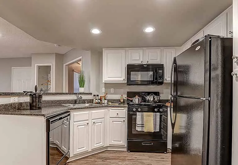 BROOKWOOD VILLAS — Photo 11