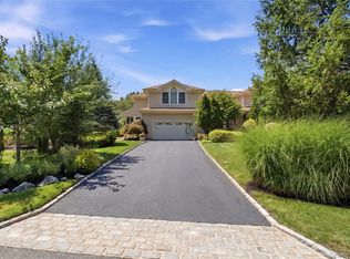 323 Baltustrol Cir, Roslyn, NY 11576