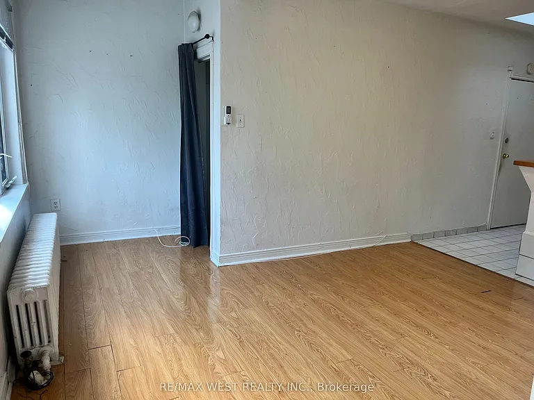 4902 Dundas St W #1 — Photo 9