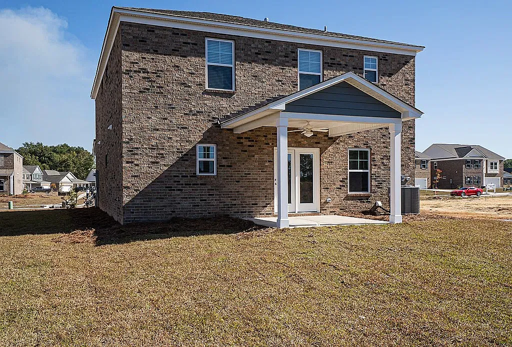 5 bed, 3.0 bath, 2225 sqft, $2,250 — Photo 4