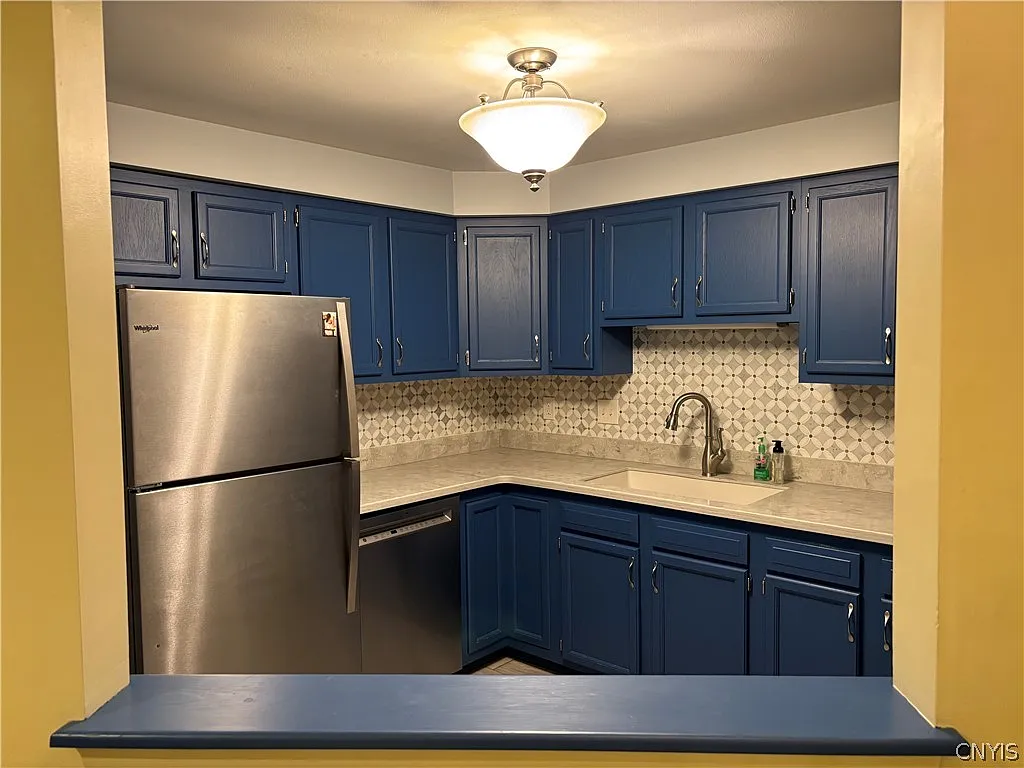 2 bed, 1.5 bath, 1176 sqft, $2,000 — Photo 4