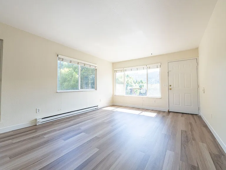 8819 N Edison St — Photo 13