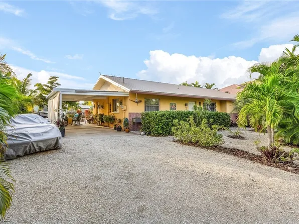 2963 Cussell Dr, Saint James City, FL 33956