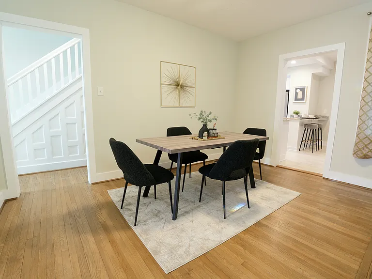 224 Langley Ave — Photo 2