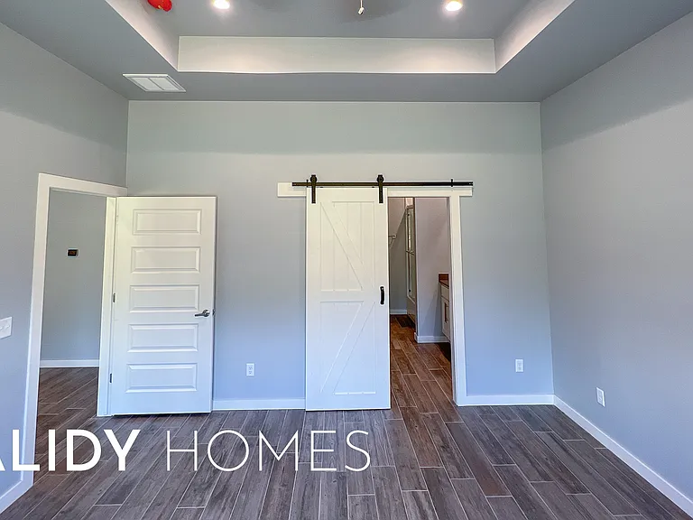 412 Remington Ave — Photo 5