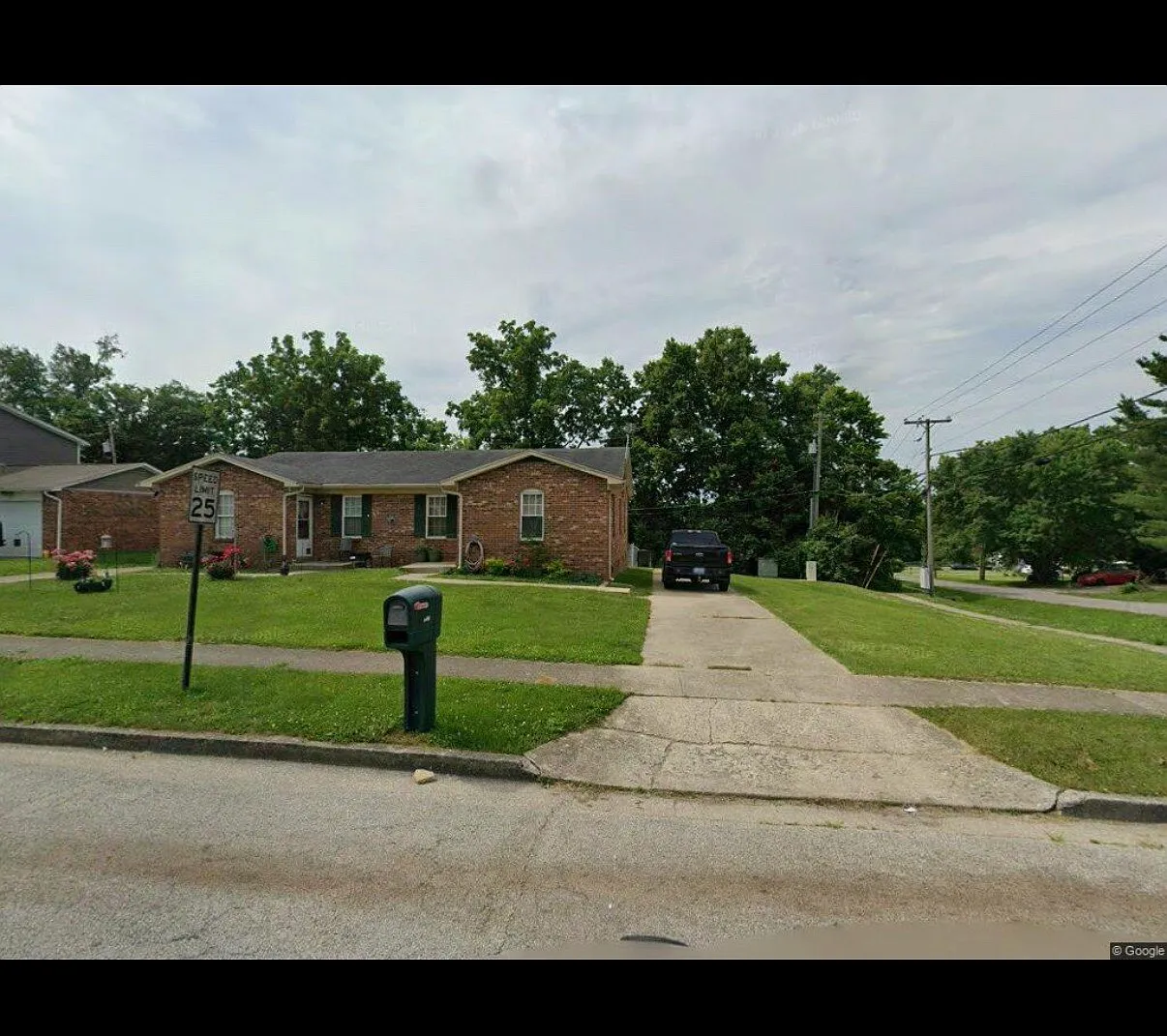 2 bed, 870 sqft, $1,300 — Photo 2