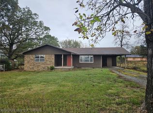 803 1st St, Talihina, OK 74571