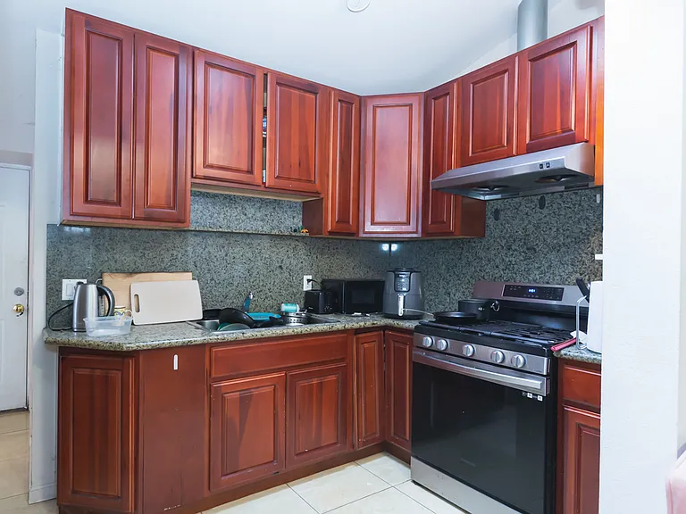 322 Lisbon St #1C — Photo 3