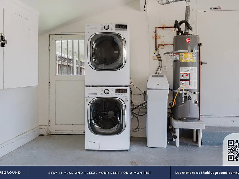 Washer/Dryer in Apartment
