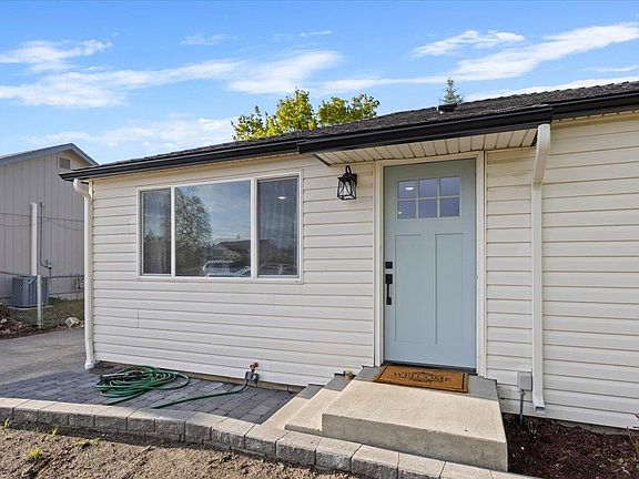 3rd image of 2319 E Heroy Ave