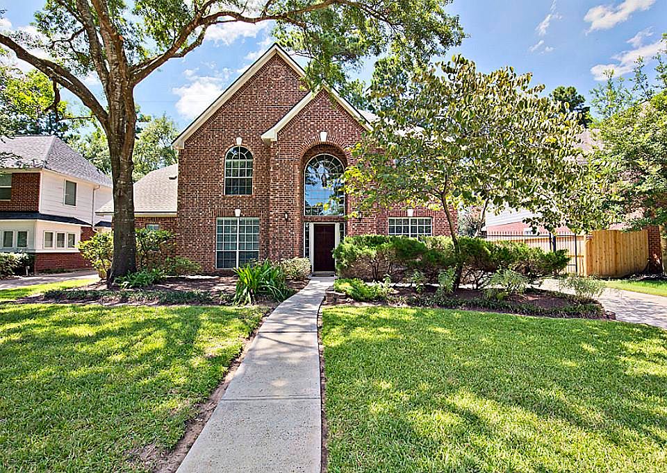 1st image of 15835 Hermitage Oaks Dr