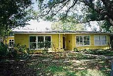 1st image of 403 Oakleaf Dr