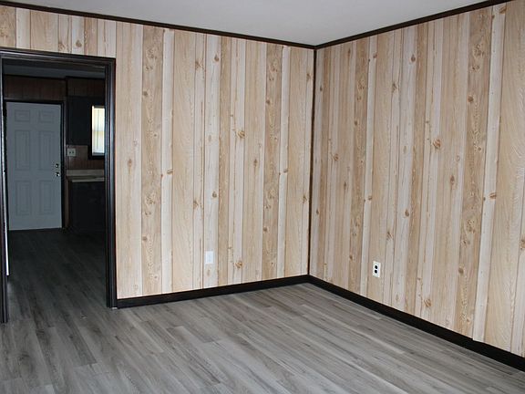 2nd image of 204D Park Ave