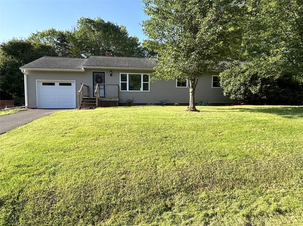 19 Roberts Rd, Endicott, NY 13760