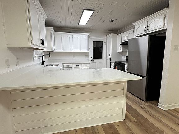3rd image of 2312 Coraltree Dr