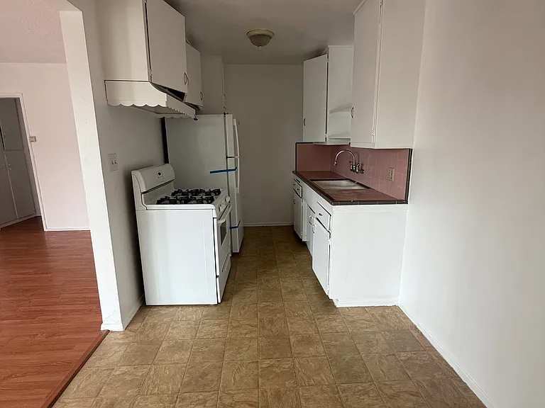 1007 N Mariposa St #C — Photo 3