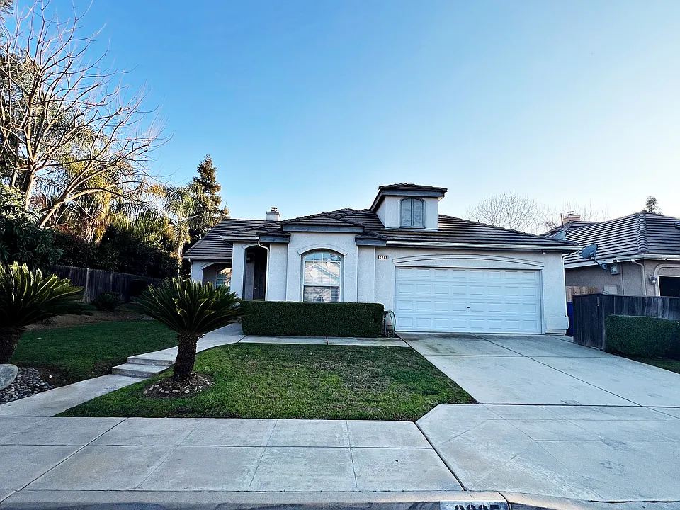 2925 E Brandon Ln