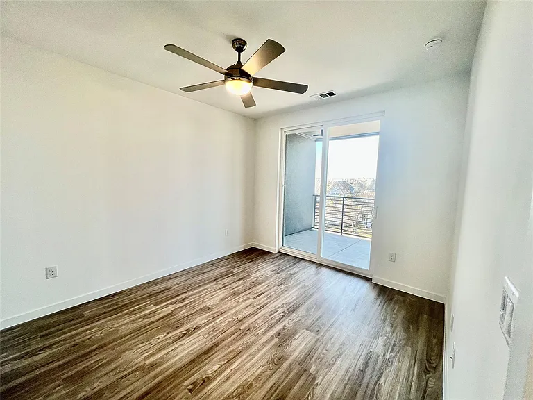 4801 Springdale Rd #2210 — Photo 9