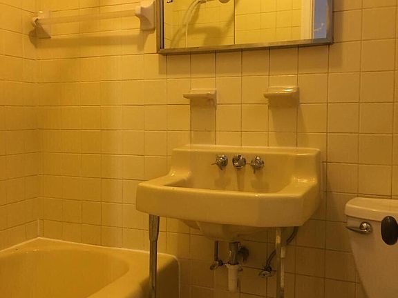 3rd image of 815 Race St APT 1