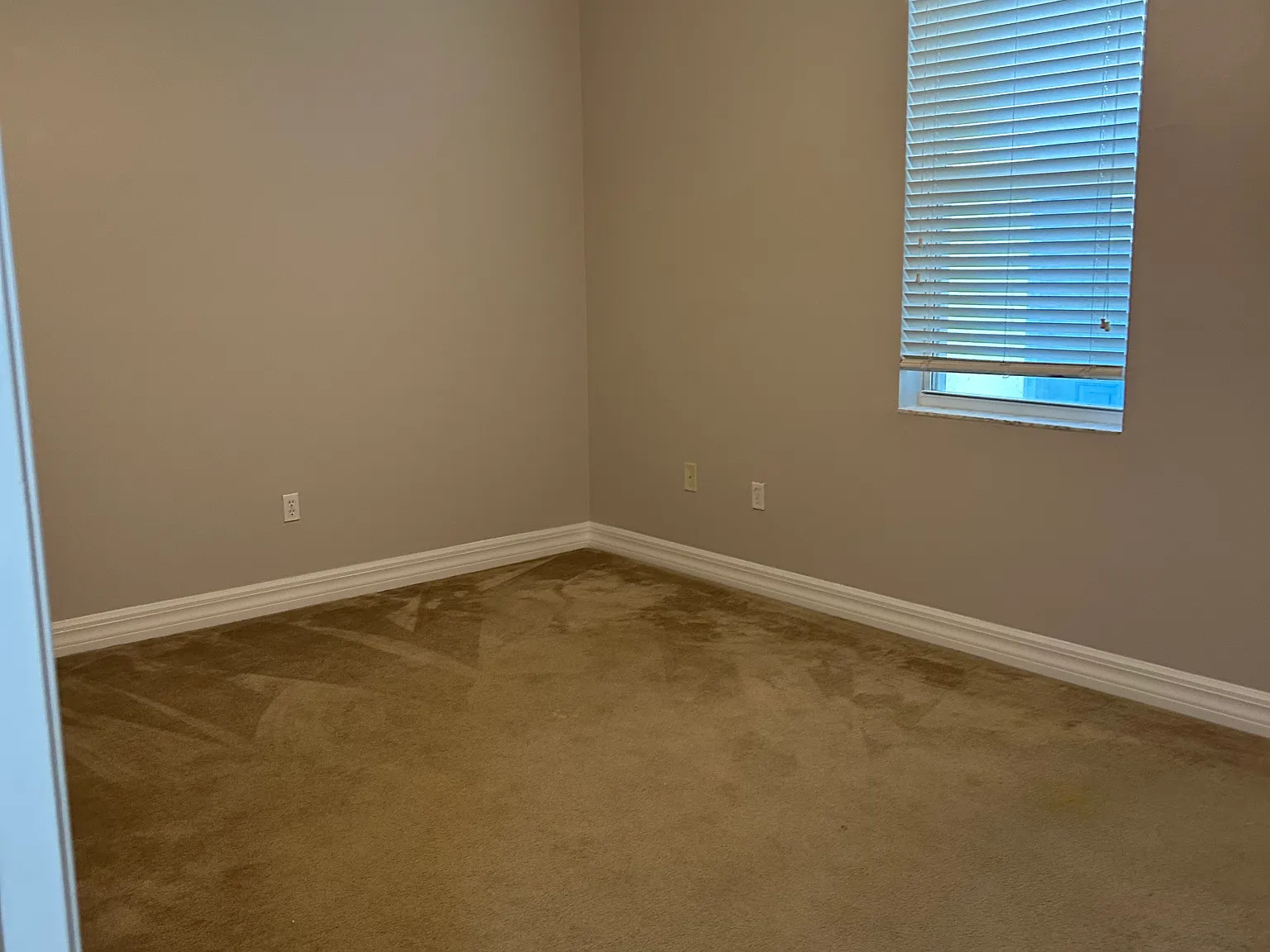 3 bed, 2276 sqft, $3,100 — Photo 3