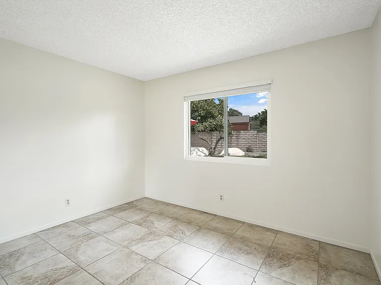 626 Manzanita Dr — Photo 17