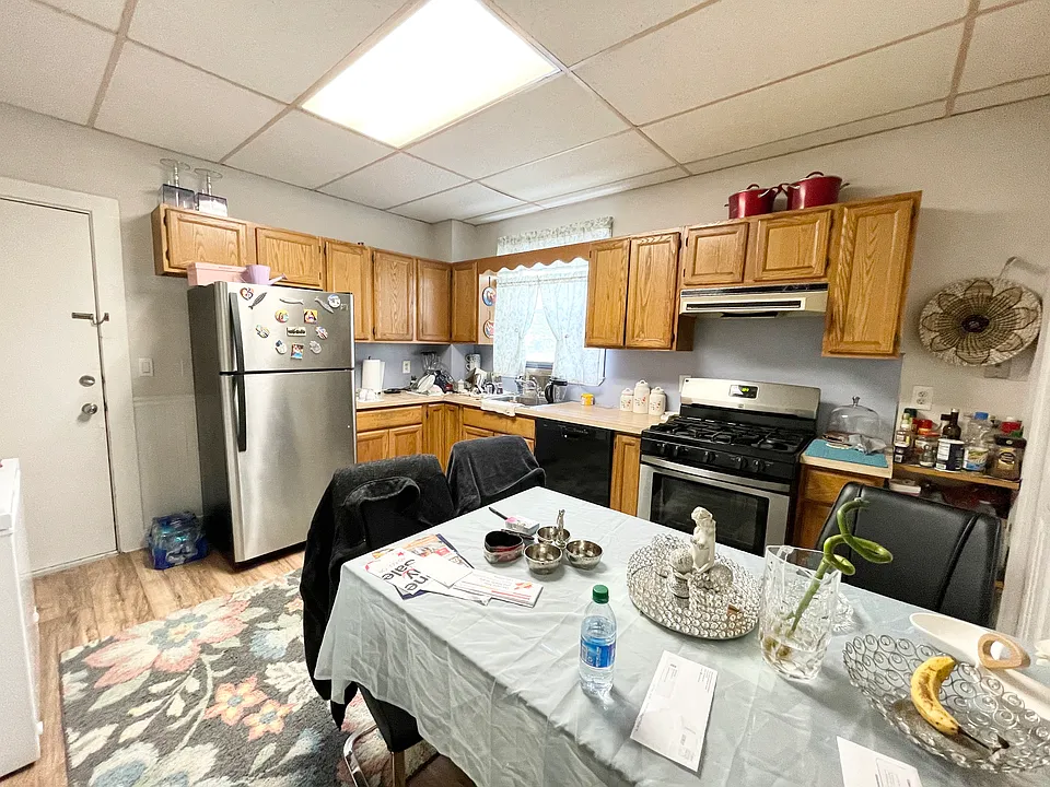 26 Harbor View St #1L