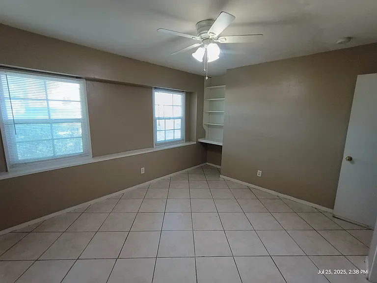 795 Spruce St — Photo 3