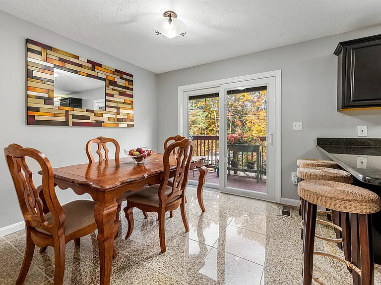 27 Glastonbury Dr — Photo 22