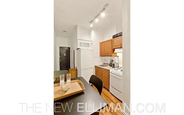 Rented by Douglas Elliman | media 4