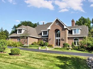 55 Witt Rd, South Barrington, IL 60010