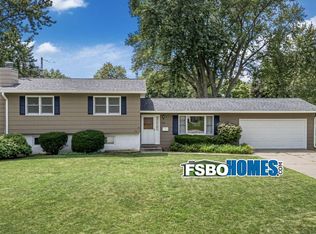 1835 Sussex Ct, Bettendorf, IA