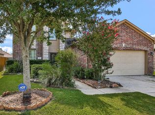 765 Grassy Knoll Ln, La Marque, TX 77568
