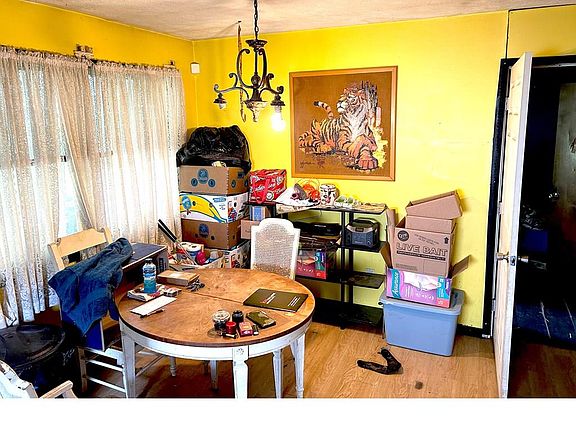 3rd image of 1015 Jefferson Ave
