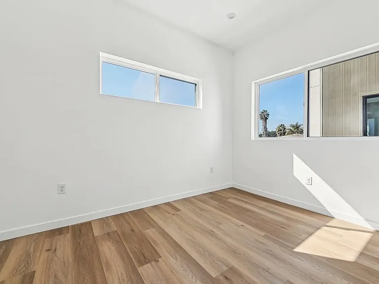 2919 S Burnside Ave #1 — Photo 13