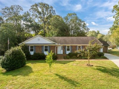 3 Cavendish Cir, Greensboro, NC, 27455