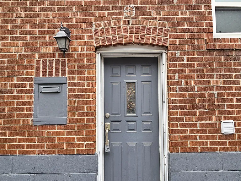 715 Pharmacy Ave — Photo 2