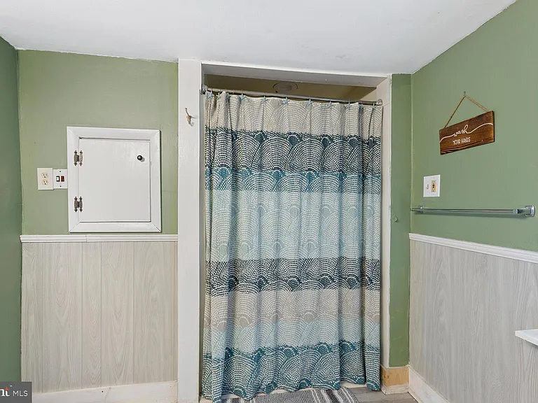 106 N Main St — Photo 14