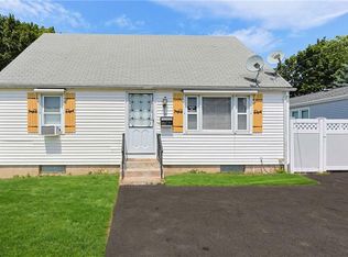 30 Briggs St, Cranston, RI 02920